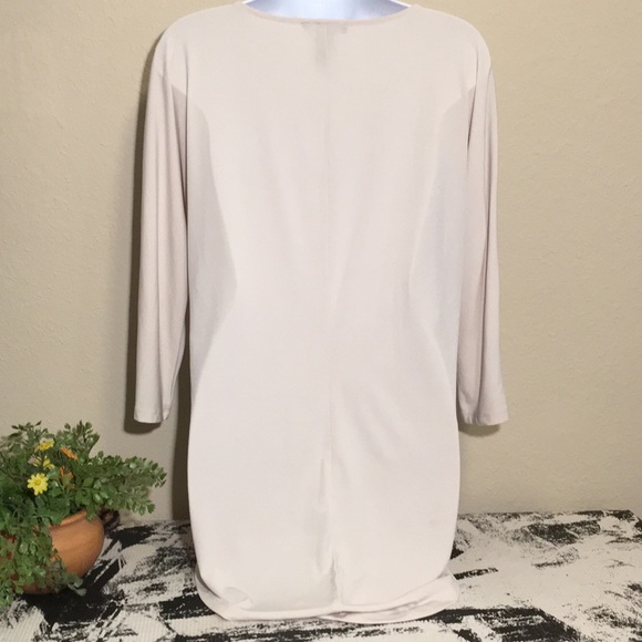 Chelsea & Theodore Women’s beige top - Picture 5 of 7